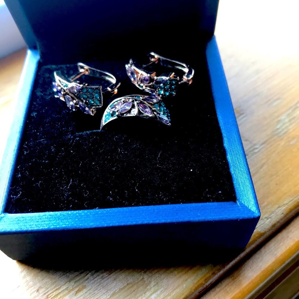 Set of ring and ear rings
